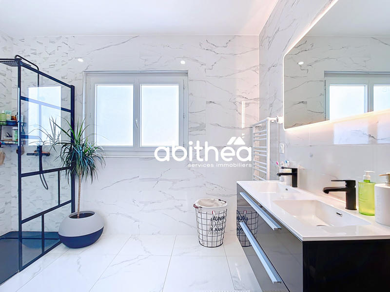 Villa - 140 m² - 4 pièces