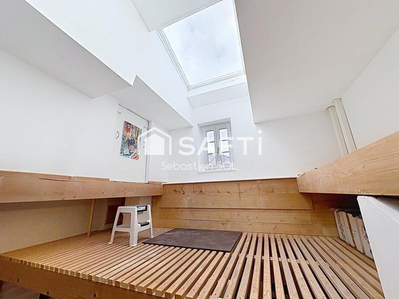 Maison - 218 m² - 7 pièces