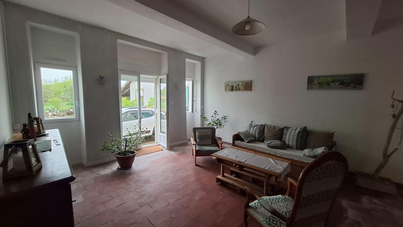 Immeuble - 9 pièces