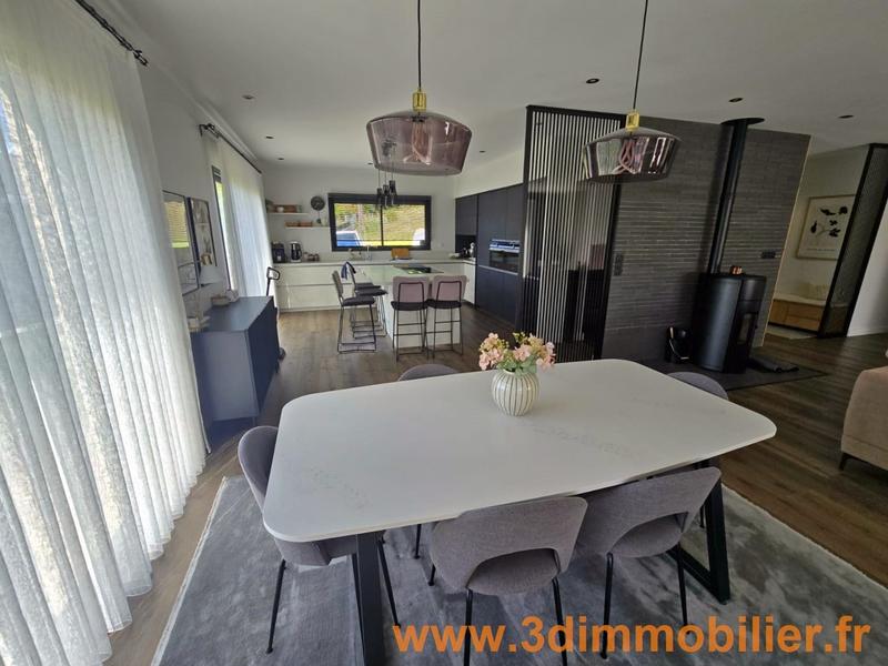 Maison - 183 m² - 8 pièces