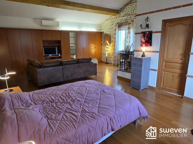 Mas - 360 m² - 10 pièces