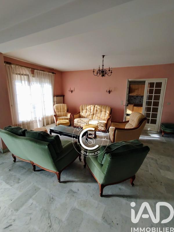 Maison - 230 m² - 6 pièces