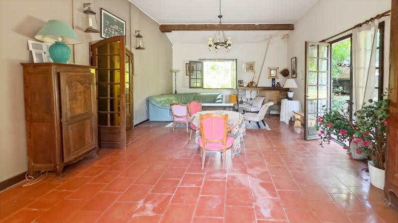 Demeure - 206 m² - 11 pièces