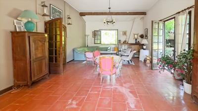 Demeure - 206 m² - 11 pièces