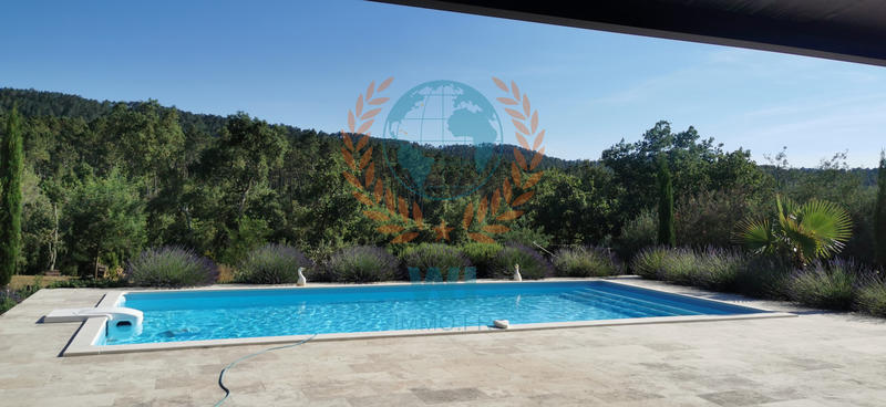 Maison - 206 m² - 6 pièces