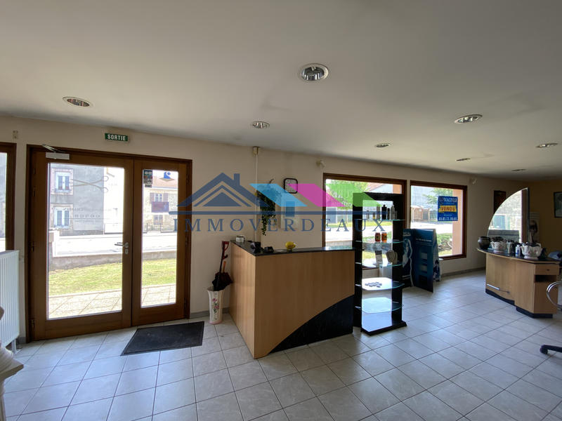 Local commercial - 100 m² - 3 pièces