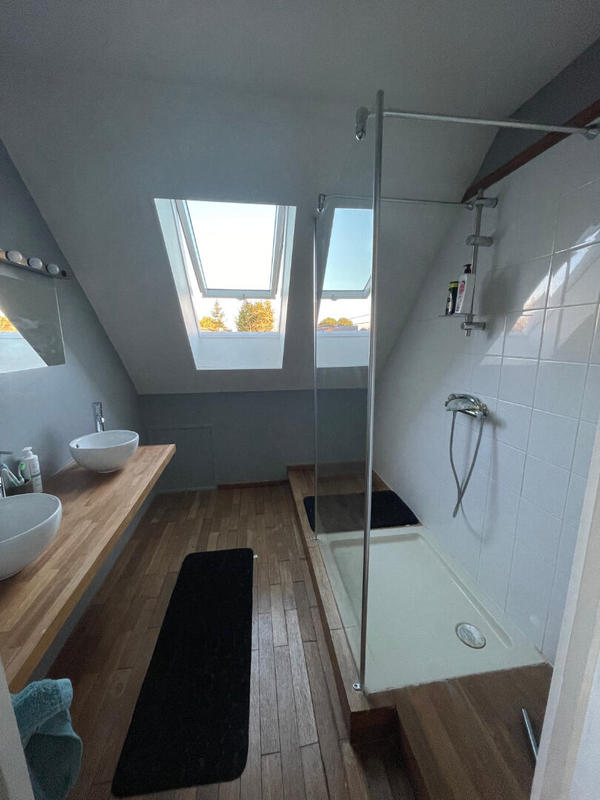 Maison - 220 m² - 8 pièces