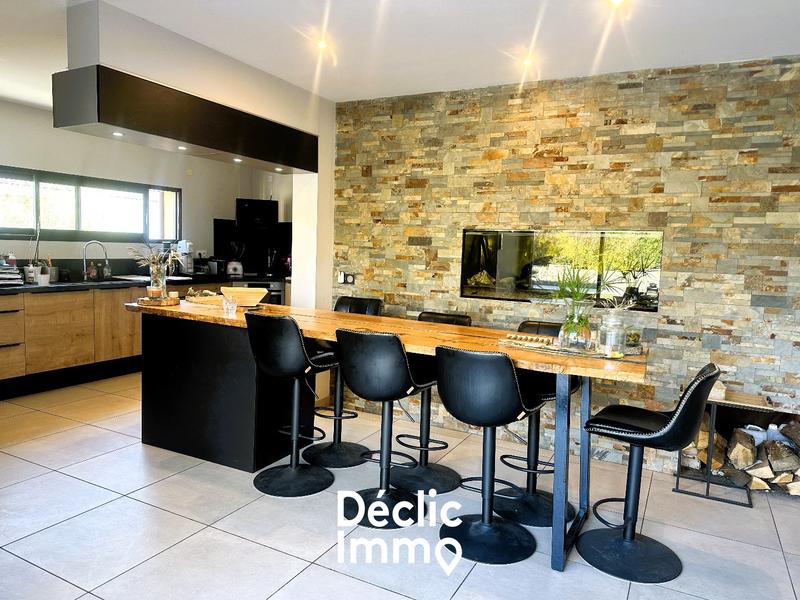 Maison - 166 m² - 6 pièces