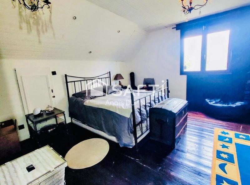 Maison - 198 m² - 8 pièces