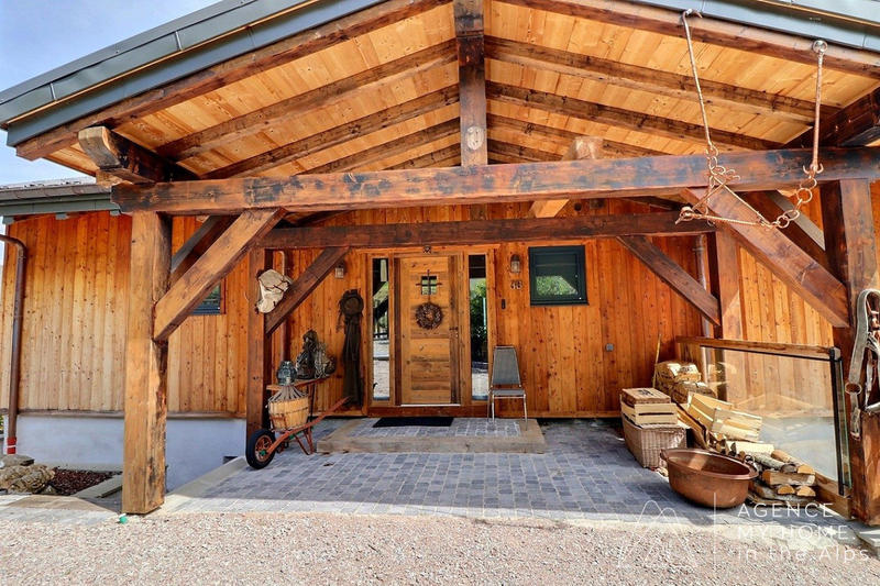 Châlet - 248 m² - 9 pièces