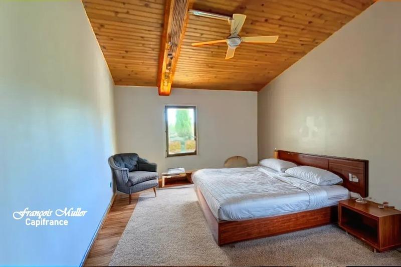 Villa - 325 m² - 12 pièces