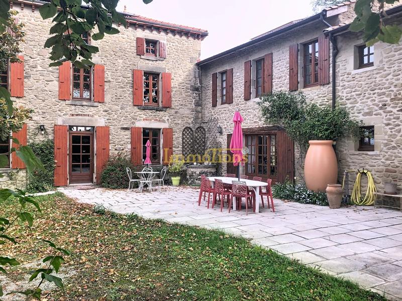 Maison - 354 m² - 12 pièces