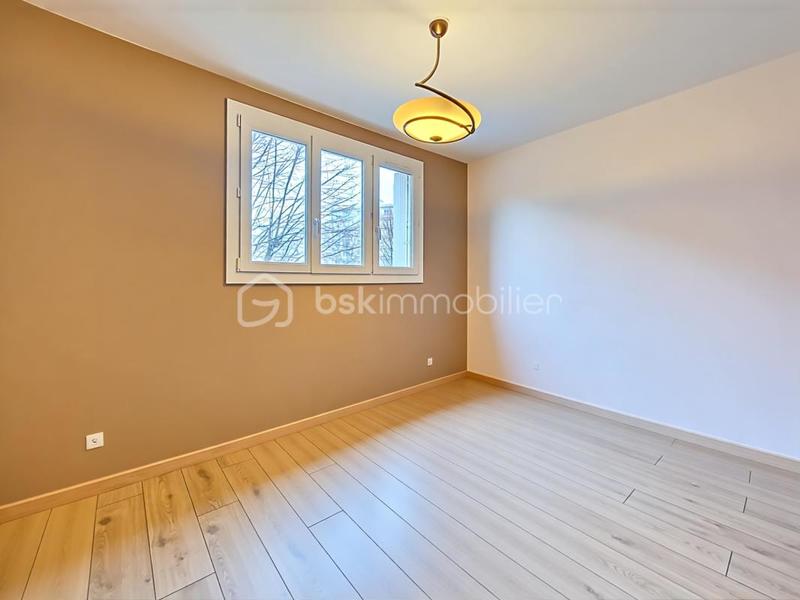 Appartement - 96 m² - 5 pièces