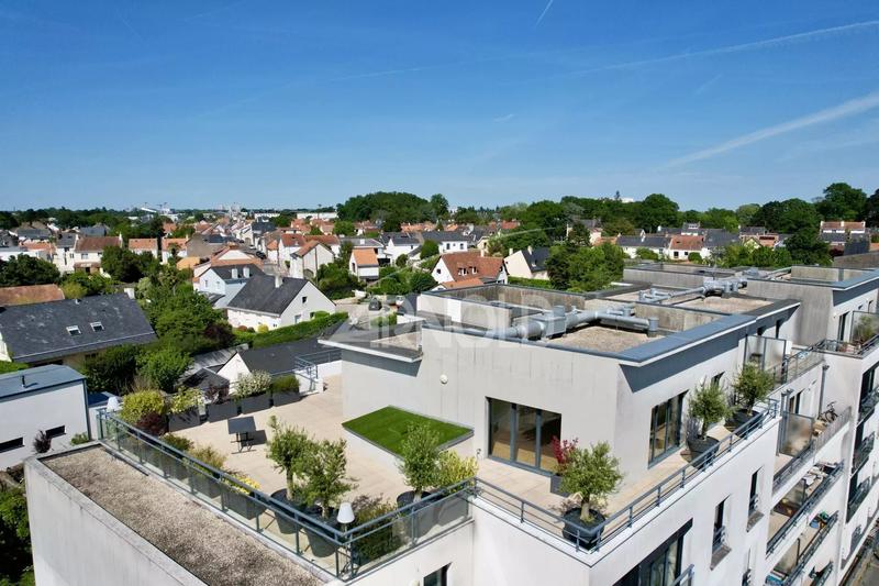 Appartement - 98 m² - 5 pièces