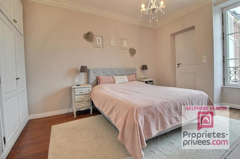 Maison - 227 m² - 7 pièces