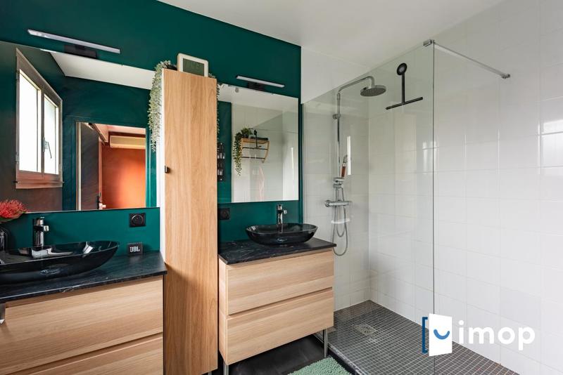 Maison - 161 m² - 6 pièces