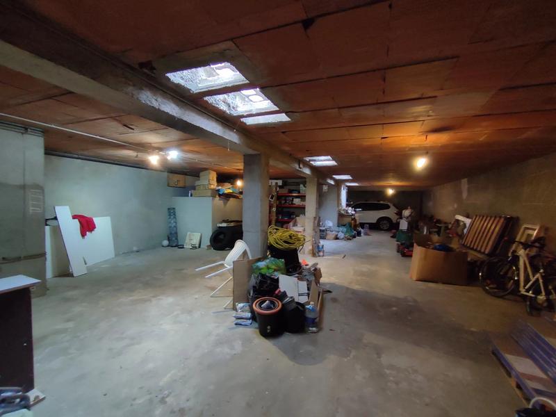 Maison - 400 m² - 13 pièces