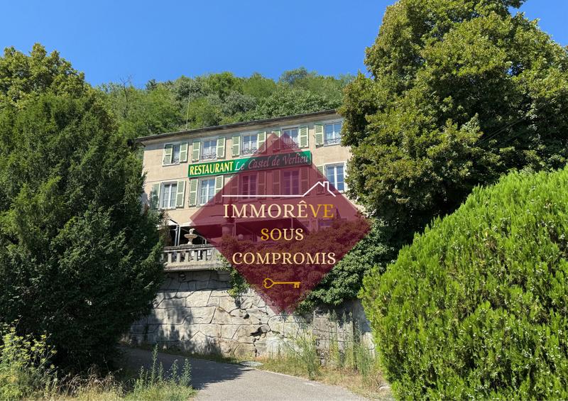 Propriété - 650 m² - 17 pièces