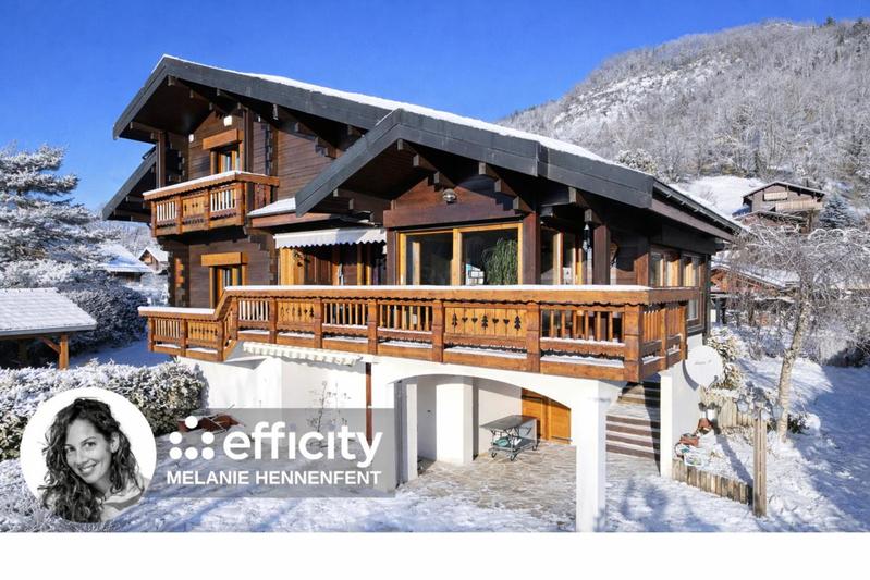 Maison - 225 m² - 7 pièces