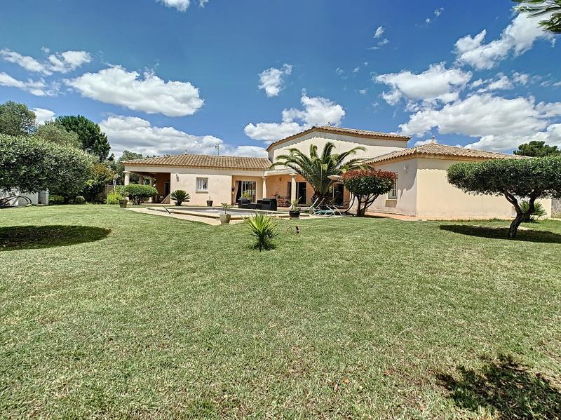 Villa - 184 m² - 6 pièces