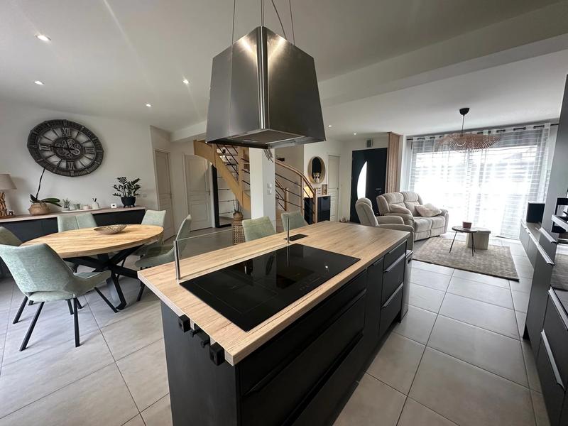 Maison - 114 m² - 6 pièces