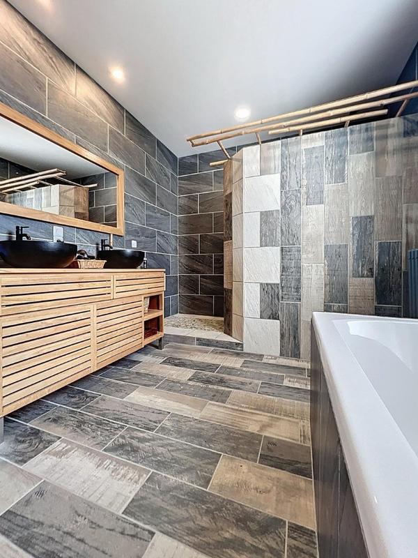 Maison - 236 m² - 10 pièces