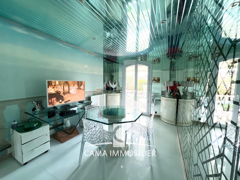 Maison - 197 m² - 7 pièces