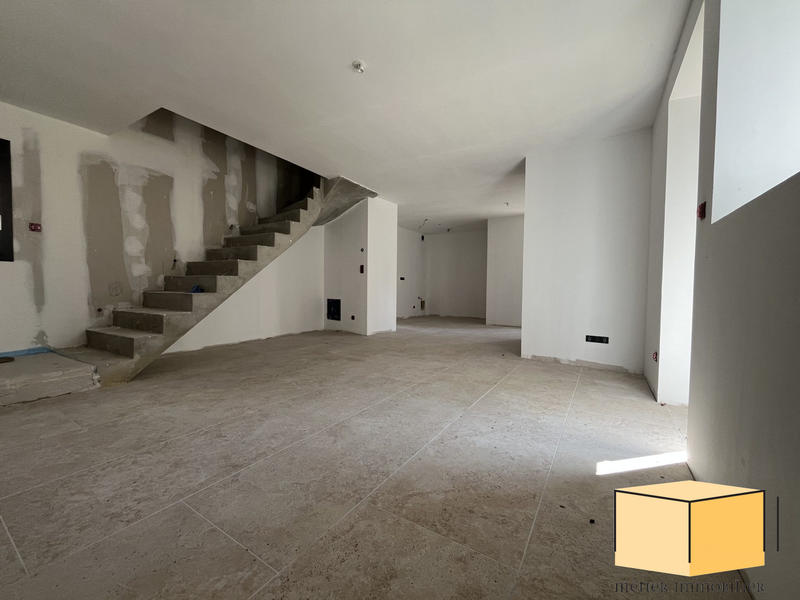 Maison ancienne - 220 m² - 9 pièces