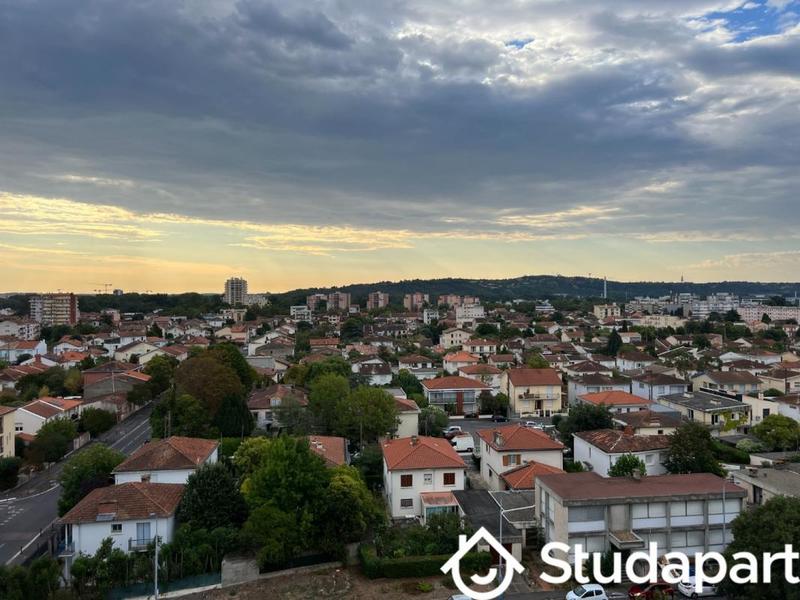 Chambre - 11 m² - 1 pièce