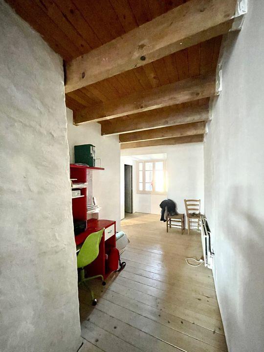 Maison ancienne - 130 m² - 3 pièces