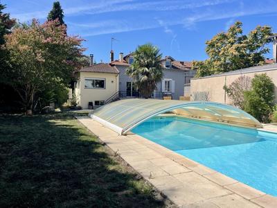 Villa - 298 m² - 8 pièces