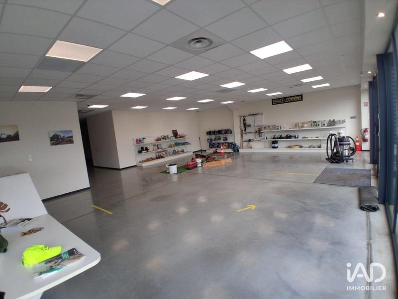 Local commercial - 1 500 m²