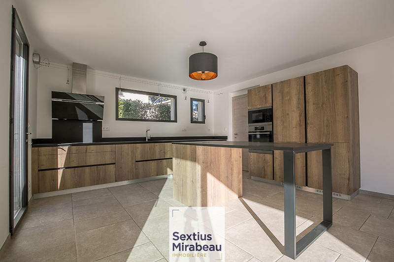 Demeure - 175 m² - 6 pièces