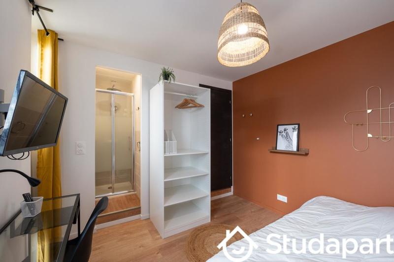 Chambre - 11 m² - 1 pièce