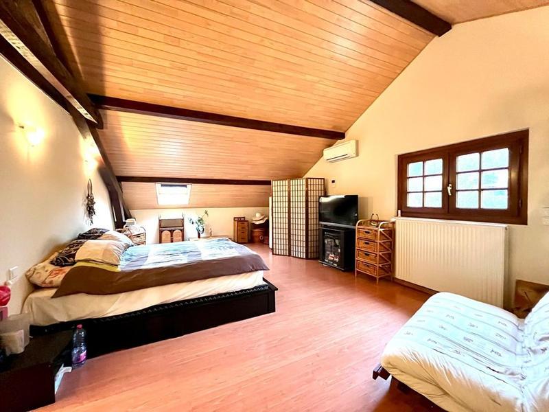 Maison - 313 m² - 9 pièces