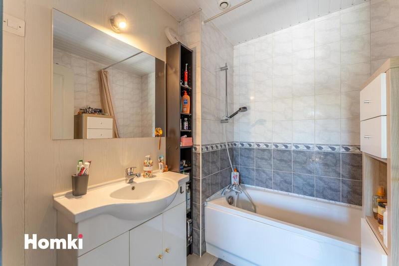 Appartement - 80 m² - 4 pièces