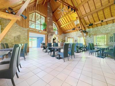 Local commercial - 245 m² - 10 pièces