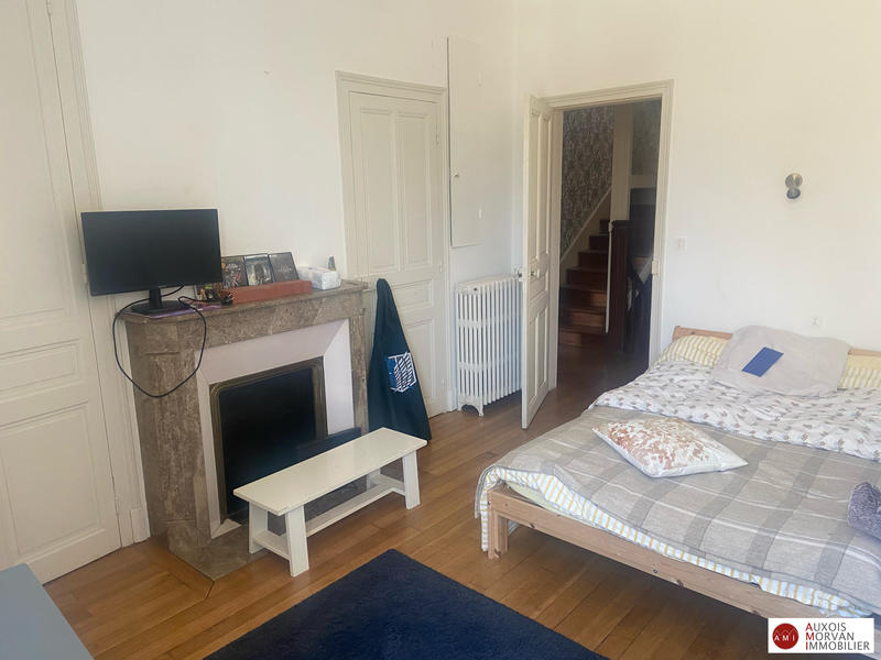 Maison - 208 m² - 12 pièces