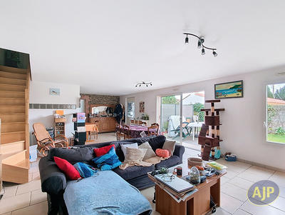 Maison - 120 m² - 5 pièces