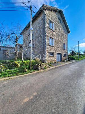 Maison traditionnelle - 148 m² - 8 pièces