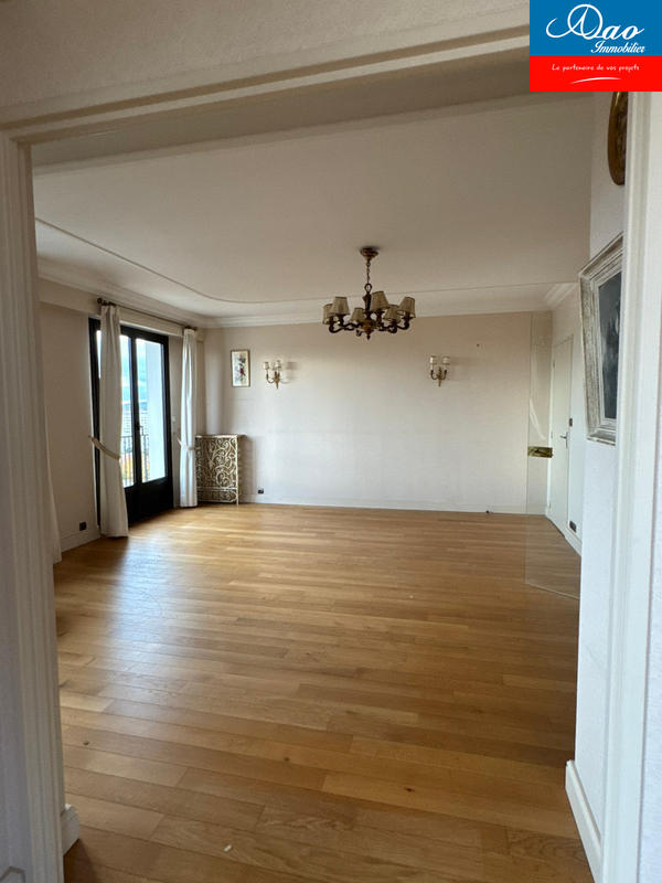 Appartement - 195 m² - 6 pièces