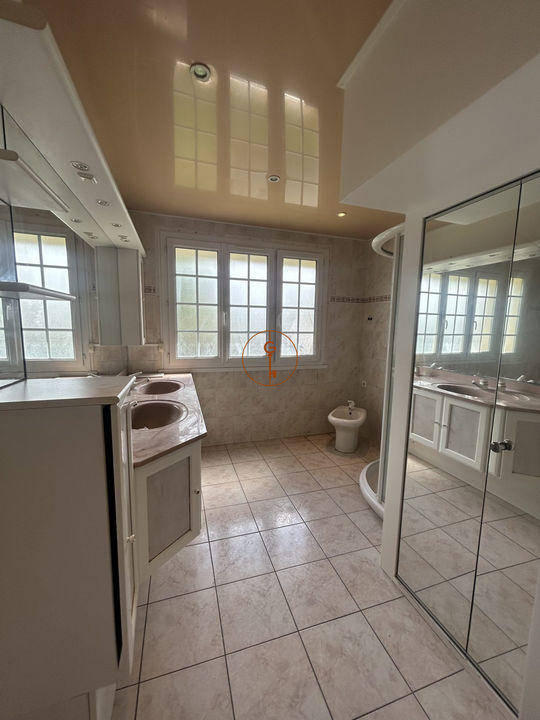 Maison - 139 m² - 5 pièces