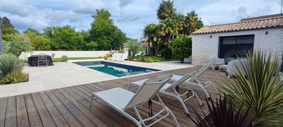 Maison - 220 m² - 5 pièces