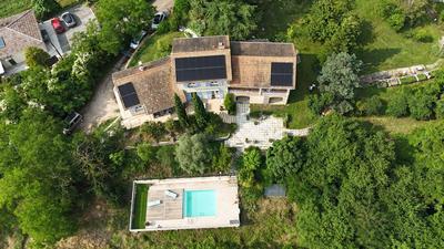 Maison - 220 m² - 9 pièces