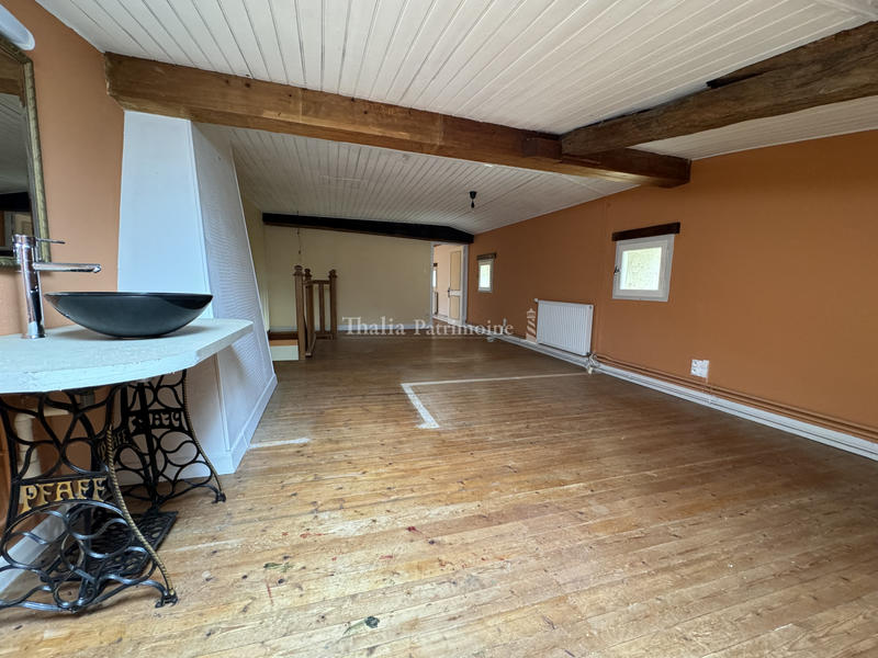 Maison - 220 m² - 8 pièces