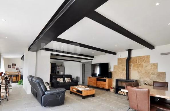 Maison - 240 m² - 6 pièces