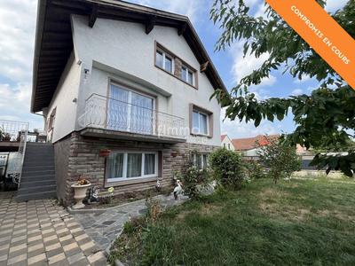 Maison - 252 m² - 10 pièces