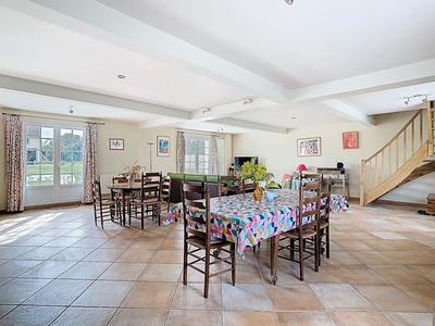 Maison - 223 m² - 5 pièces