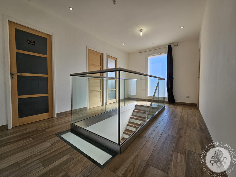 Maison - 203 m² - 6 pièces