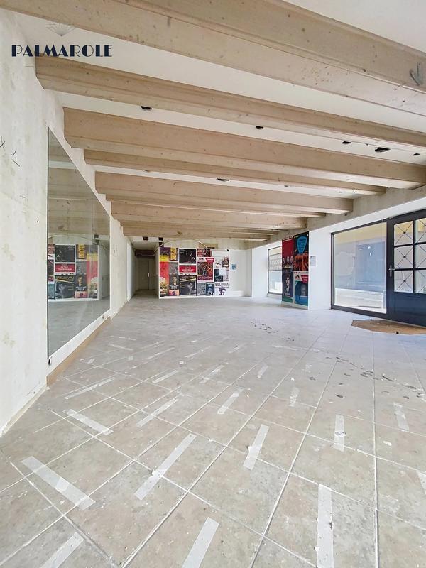 Local commercial - 115 m² - 3 pièces